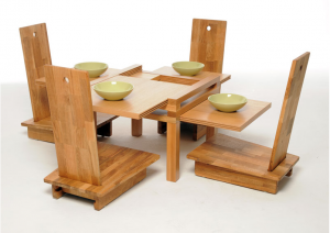 Gaijin-chair-with-table