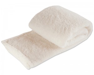 textile-bedspread-furry-white-pop13812355715253fb734118f